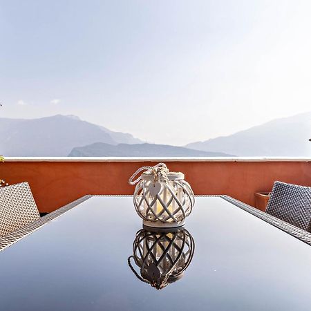 Casa Sara With Swimming Pool Apartman Riva del Garda Kültér fotó