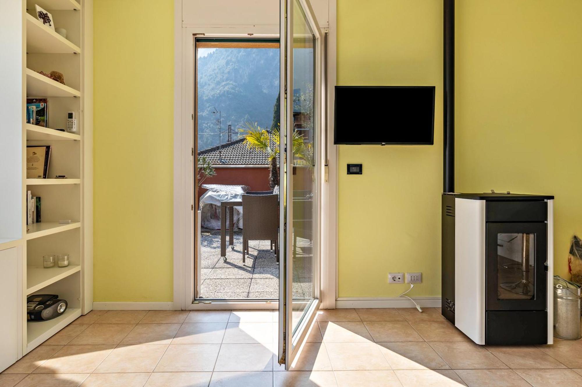 Casa Sara With Swimming Pool Apartman Riva del Garda Kültér fotó