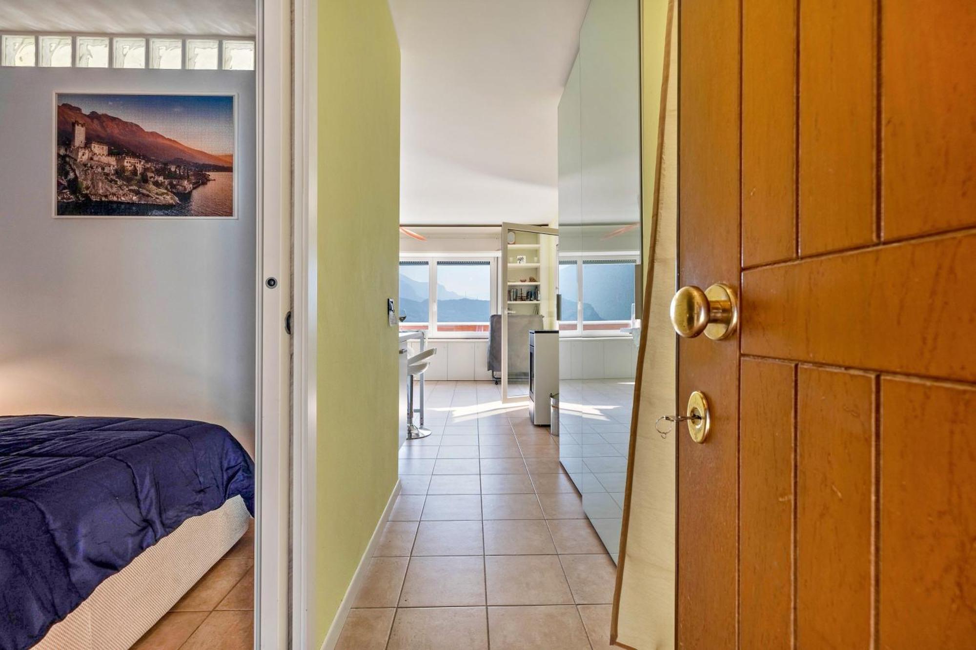 Casa Sara With Swimming Pool Apartman Riva del Garda Kültér fotó