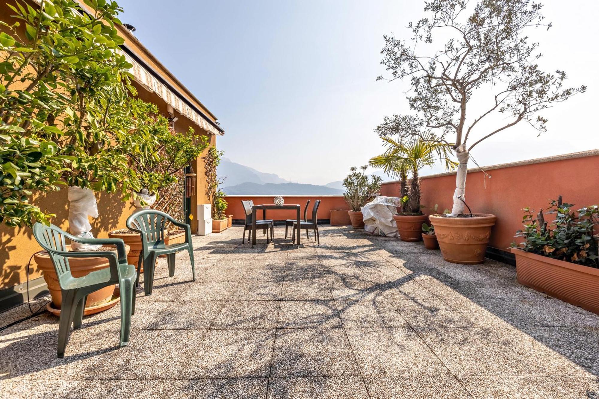 Casa Sara With Swimming Pool Apartman Riva del Garda Kültér fotó